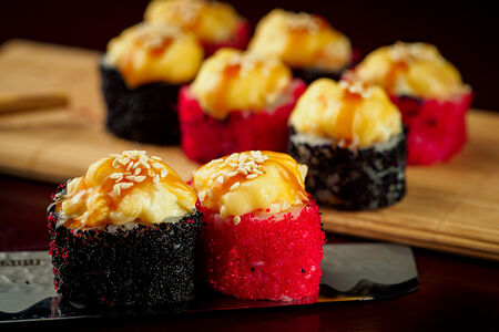 Ролл запеченный с креветкой