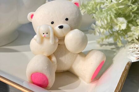 Фигурка из шоколадной глазури №2