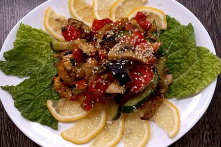 Салат восточный с говядиной