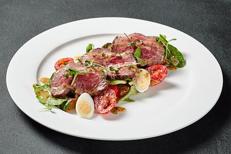 Салат с ростбифом