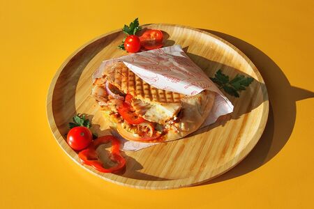 Фирменная шаурма в пите