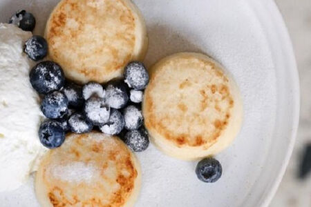 Сырники со сметаной и топпингом