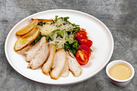 Цезарь с курицей