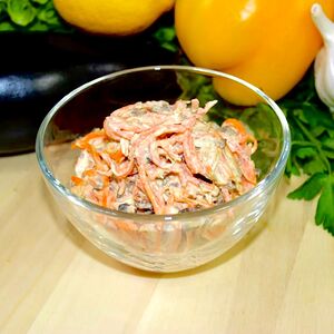 Салат с курицей, грибами и морковью по-корейски