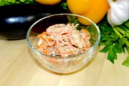 Салат с курицей, грибами и морковью по-корейски