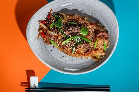 Wok с говядиной в соусе терияки