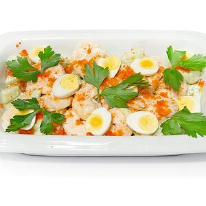 Салат с креветками васаби