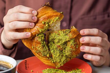 Даниш с фисташкой