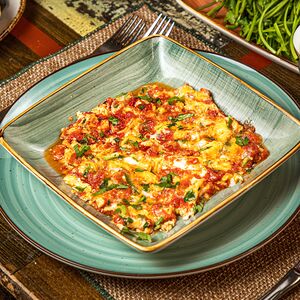 Լոլիկով ձվածեղ