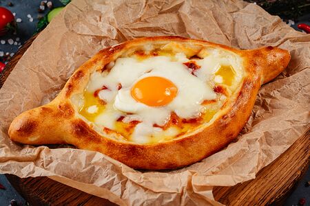 Хачапури по-аджарски