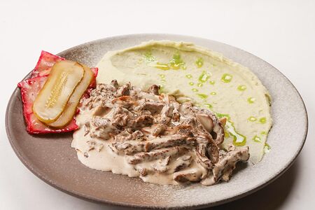 Бефстроганов классический