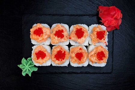 Ролл Дракон острый