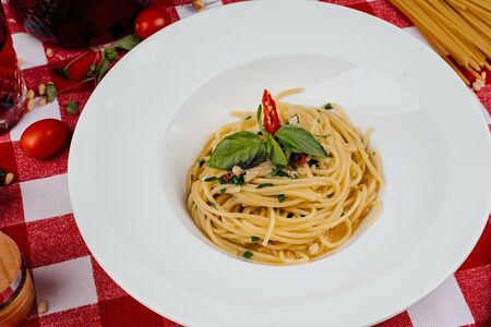 Али-олио и пеперончино