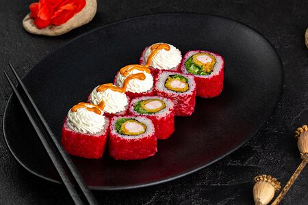 Острый ролл с шапкой