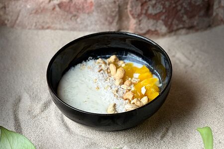 Рисовая каша с манго и кешью