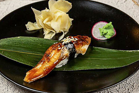 Суши с угрем