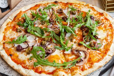 С осьминогом и соусом из печеных перцев