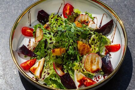 Свекольный салат с сыром Фета