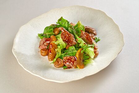 Салат с печенью кролика