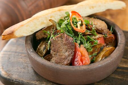 Оджахури из свинины на кеци