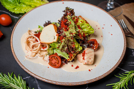 Салат с морепродуктами