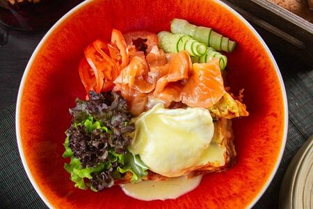 Картофельные вафли с лососем