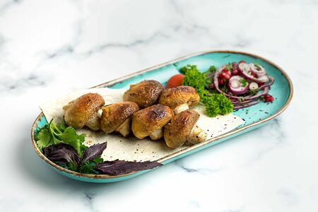 Шампиньоны на мангале