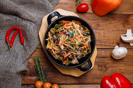 Удон с курицей