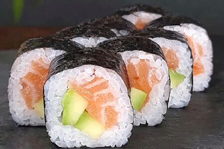 Маки-ролл Kurashikku с лососем