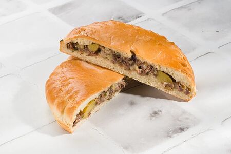 С олениной и картофелем