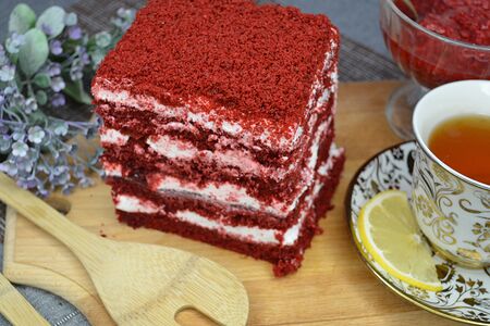 Торт Красный бархат с малиной