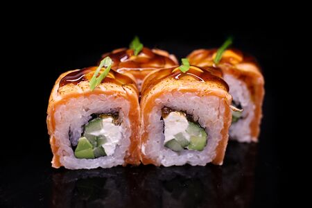 Ролл Опалённый лосось