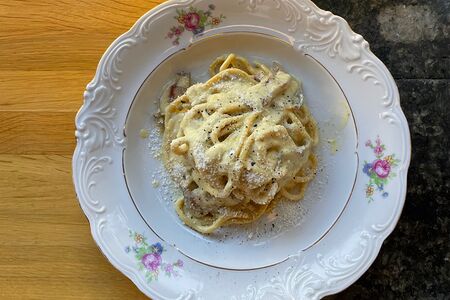 Карбонара с гуанчале и пармезаном