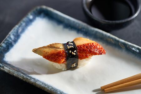 Суши с угрем