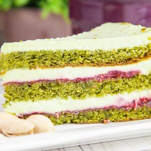 Фисташковый с малиной