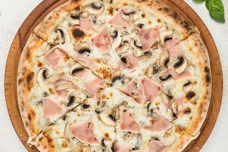 Пицца ветчина и грибы