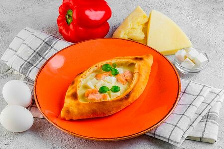 Хачапури-лодочка с лососем