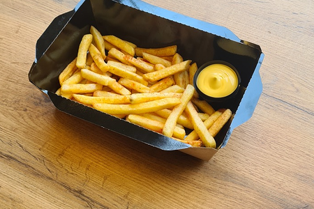 Картофель фри с сырным соусом