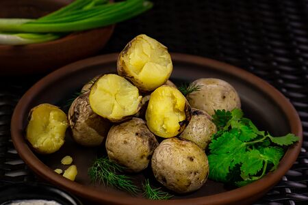 Картофель на мангале