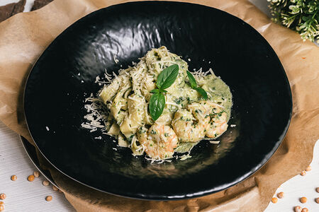 Тальятелле с креветками и сливочным Песто