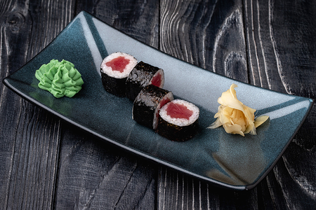 Маки ролл с тунцом