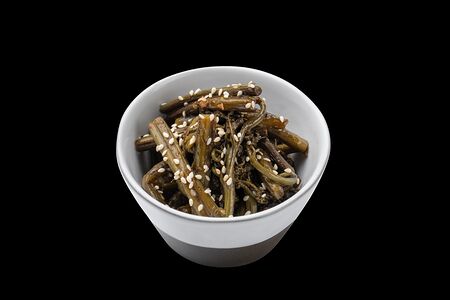 Папоротник в соевом соусе