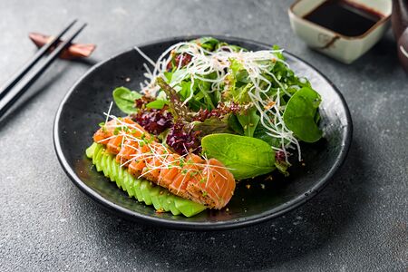Салат Сашими с лососем