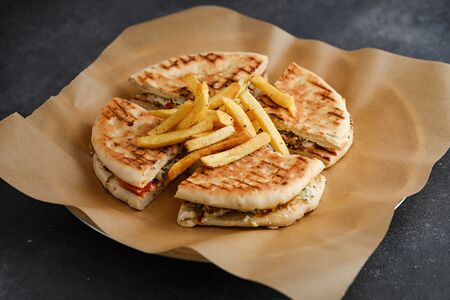 Скепасти с цыпленком и сыром