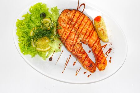 Лосось с овощами