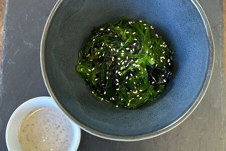 Чукка с ореховым соусом