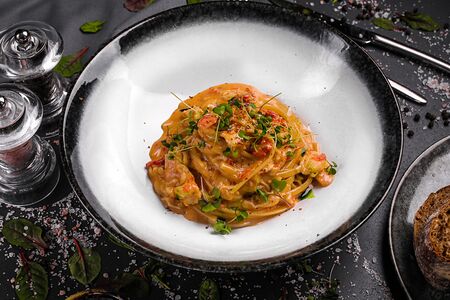 Тальолини с камчатским крабом и трюфельным маслом