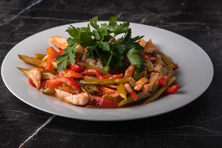 Семга, с припущенными овощами