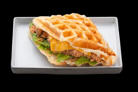 Крофл с тунцом