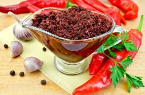 Аджика красная острая